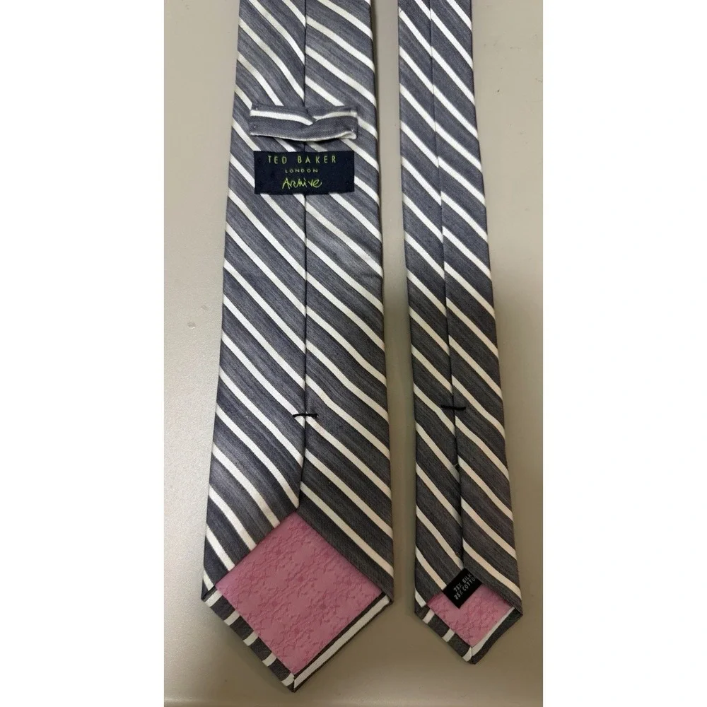 TED BAKER London Archive Men's Silk Blend Neck Tie Gray White Striped USA Made